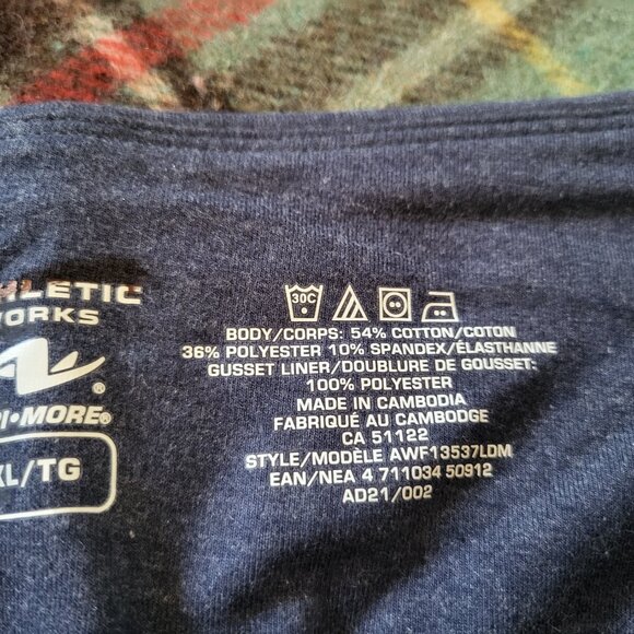 Bundle Size XL Two Leggings and One Tank Top - Picture 9 of 13